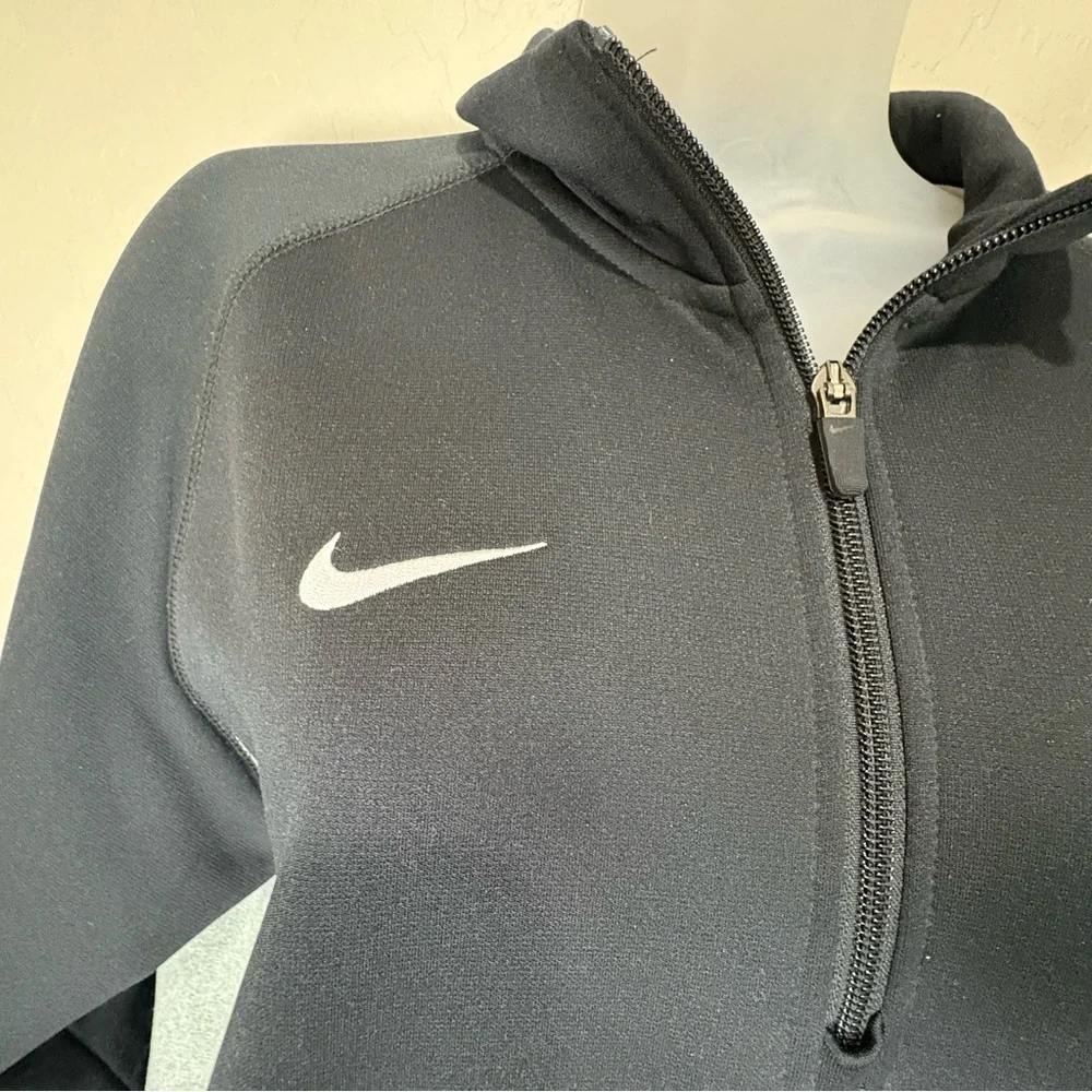 Nike Pullover Jacket Therma-Fit 1/4 Zip Black with Grey Side Stripes Women’s M